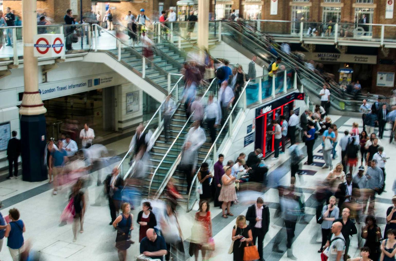 微信号买卖渠道：如何提供能够引发用户关注的短信内容